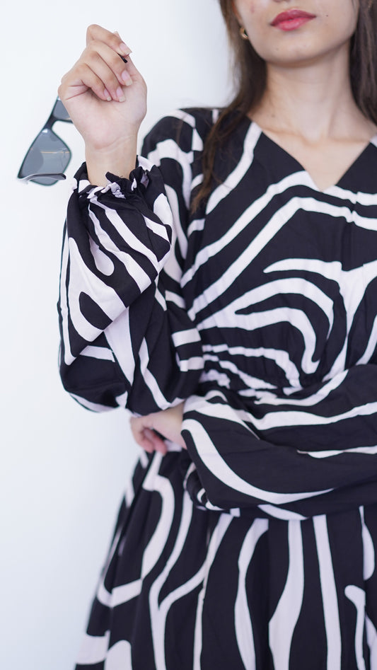 Zebra Wave Maxi Dress
